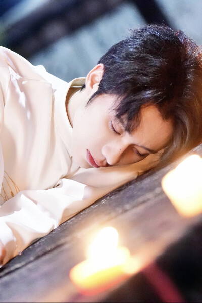 蛊惑之以爱为蛊 时然