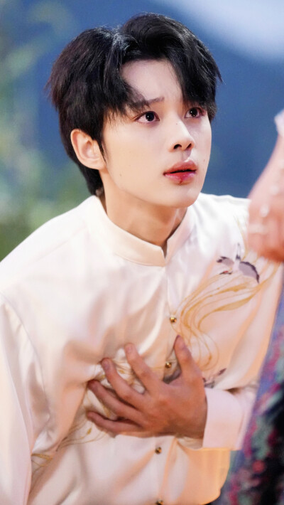 蛊惑之以爱为蛊 时然