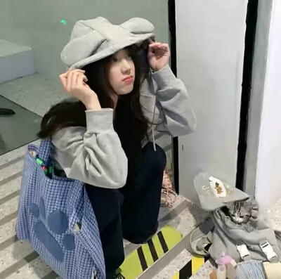 女生头像：幸福没有公式答案就在里面