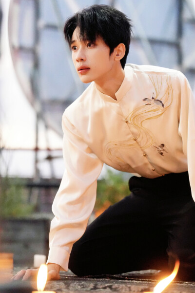 蛊惑之以爱为蛊 时然