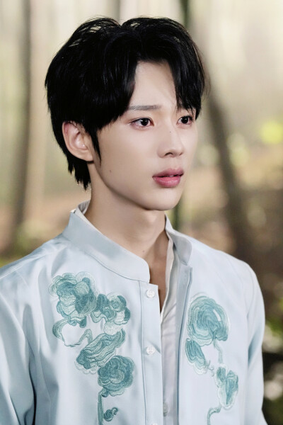 蛊惑之以爱为蛊 时然