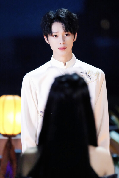 蛊惑之以爱为蛊 时然