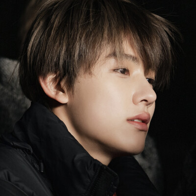 用一通电话分世界两边