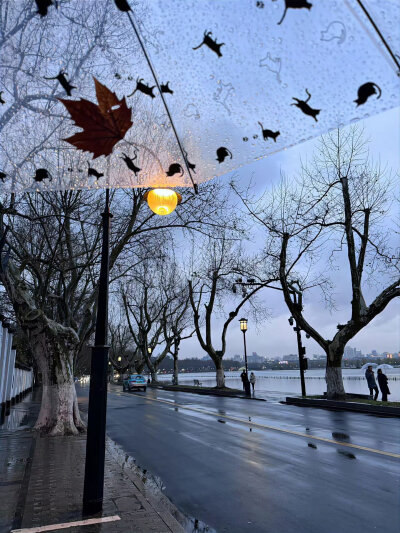 下雨天背景图