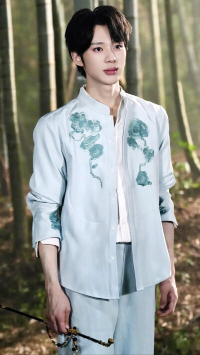 蛊惑之以爱为蛊 时然