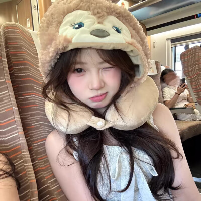 女生头像：幸福没有公式答案就在里面