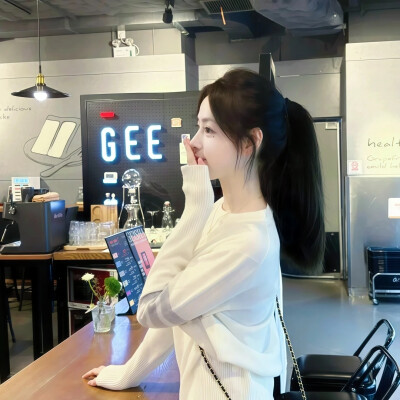 女生头像
喜欢点赞关注收藏