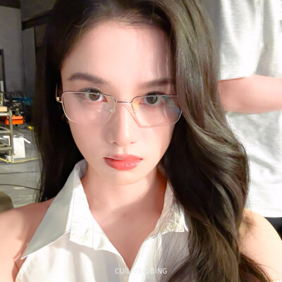 张婧仪