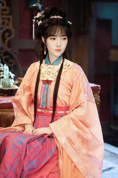 玉茗茶骨 荣筠茵