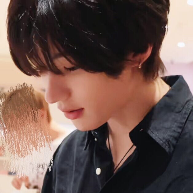 李灿荣