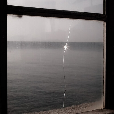 北纬的思念被季风吹远
叶舒华
起司名札