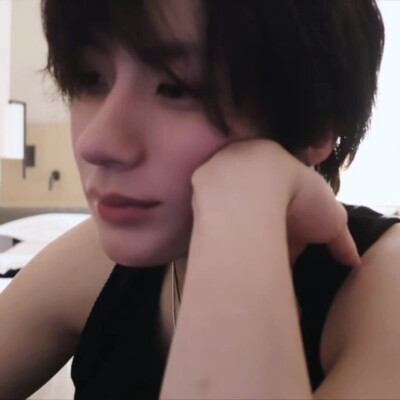 李灿荣