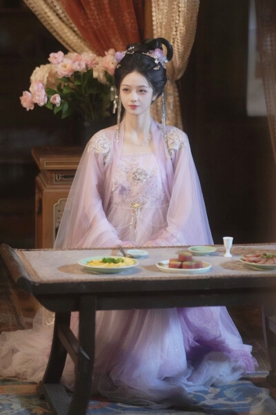 清冷花魁美又娇 林晚