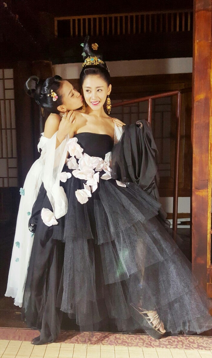 太子妃升职记
绿篱&张芃芃
海玲&张天爱