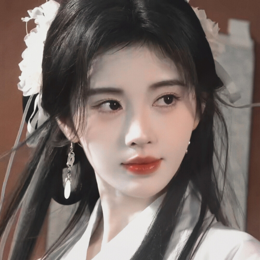 轻弹一首别离名为茉莉雨ˇ