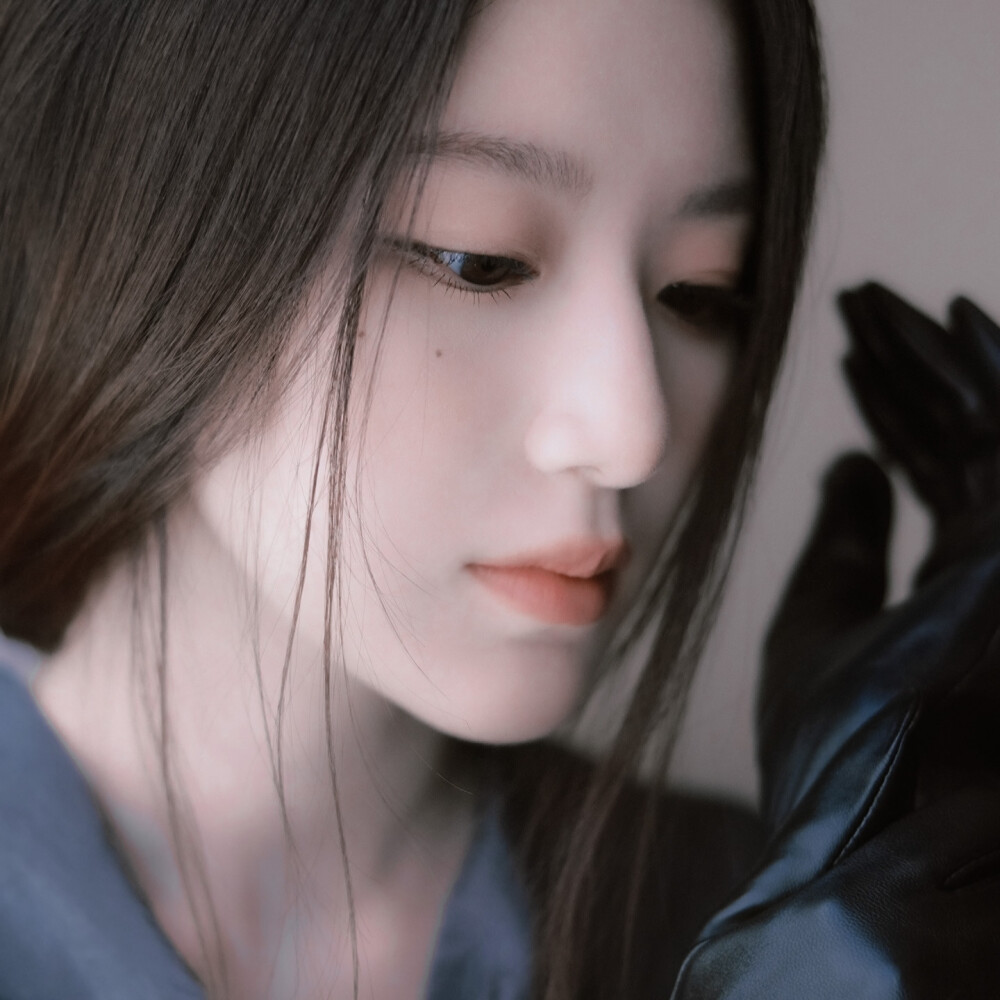 北纬的思念被季风吹远
叶舒华
起司名札