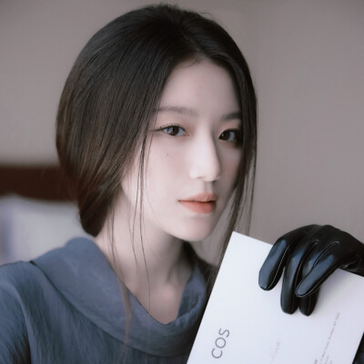 北纬的思念被季风吹远
叶舒华
起司名札