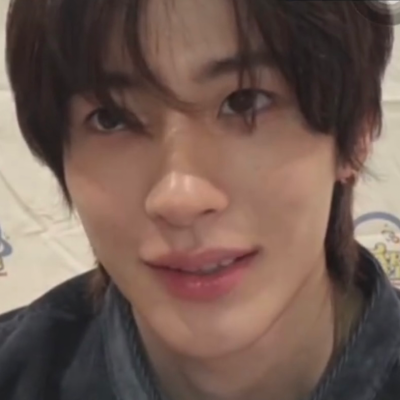 我们都被困在这寂寞的夜晚