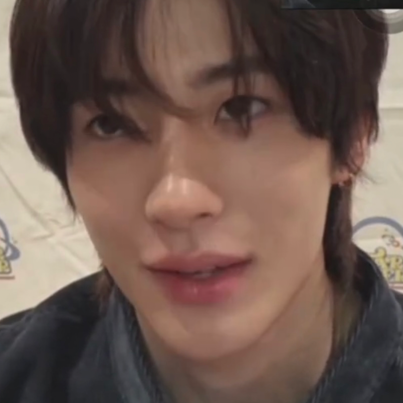 我们都被困在这寂寞的夜晚