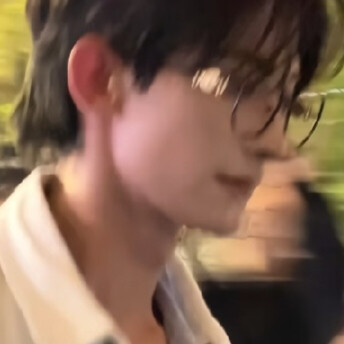 胆敢忤逆此脸者，处极刑