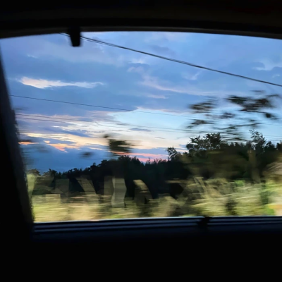 雨天：小清新女头像