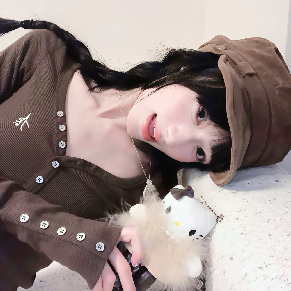 好想做一个小挂件你到哪我到哪 一有人靠近 我就大喊 滚啊他是我的＞_＜！！！