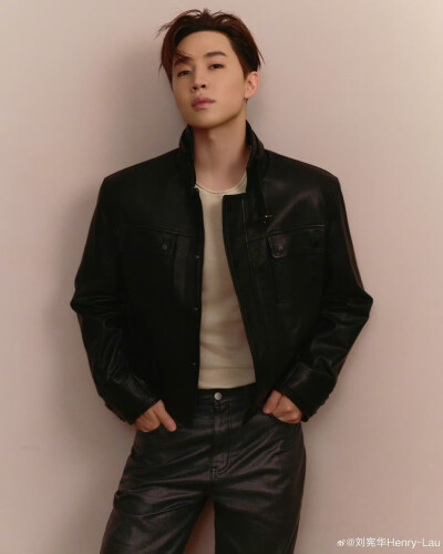 刘宪华Henry-Lau：
今天演出玩的很开心～
拍了好玩的转场
我们下次见！
#追live日历# ​​​