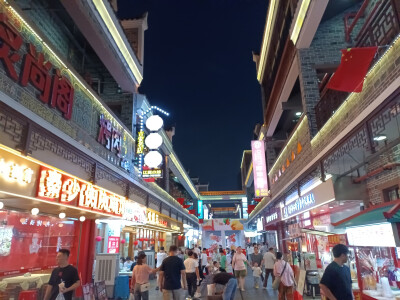 10月1日，国庆节，走进吉安能仁巷，感受人间烟火气！