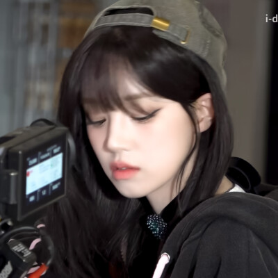 眼泪是爱的雾
原图cr崔稚渝