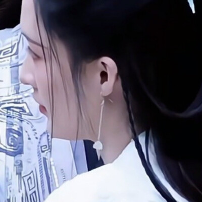 世人谈我功过 俱可一笑置之 唯独你喜怒哀乐 常在我心头