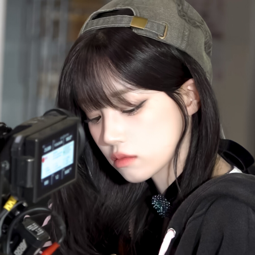 眼泪是爱的雾
原图cr崔稚渝