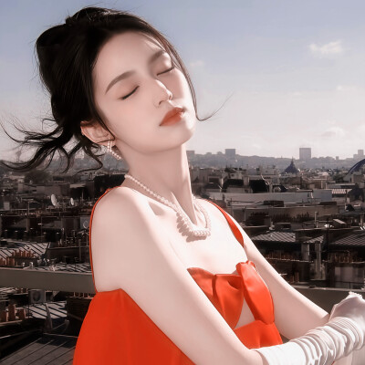 红旗漫卷，山河长安
周也
起司名札