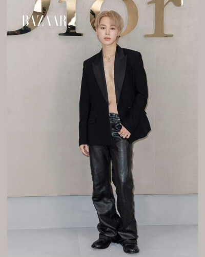 251002
harpersbazaarjapan ins更新智旻相关
