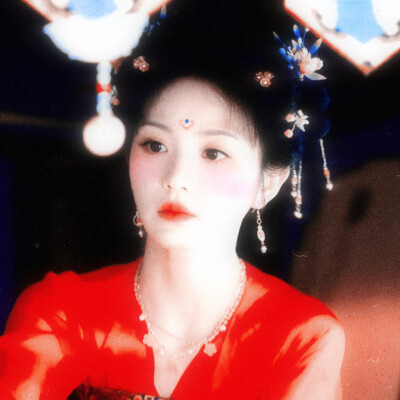 *小猫生气
田曦薇