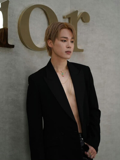 251001
harpersbazaarhk ins更新智旻相关