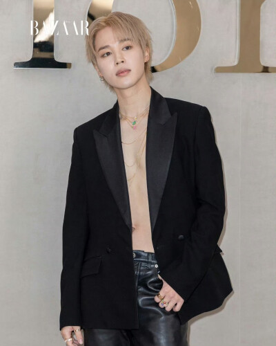 251002
harpersbazaarjapan ins更新智旻相关