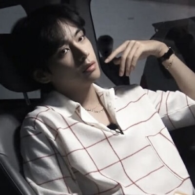 在街头牵着你的手