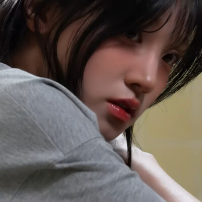 为她弹上一曲吉他