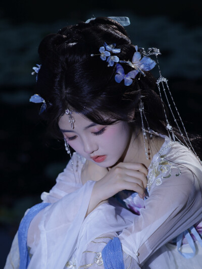 宥拉