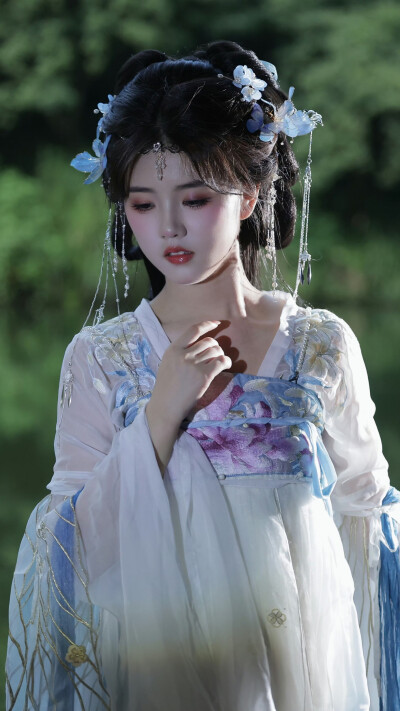 宥拉
