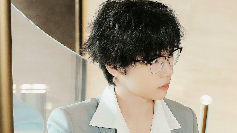 绝意（廖友侠）ˇ素材
ˇ素材来源©微博原主@JDG丶绝意
ˇ使用注明