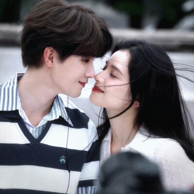 周翊然张婧仪
cr.@放空三秒钟