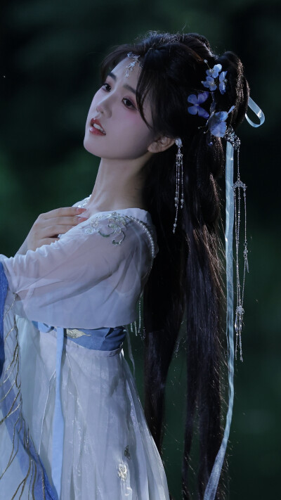 宥拉