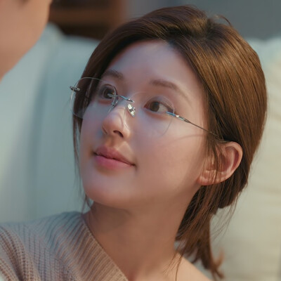 赵露思
许我耀眼