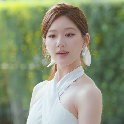 赵露思
许我耀眼