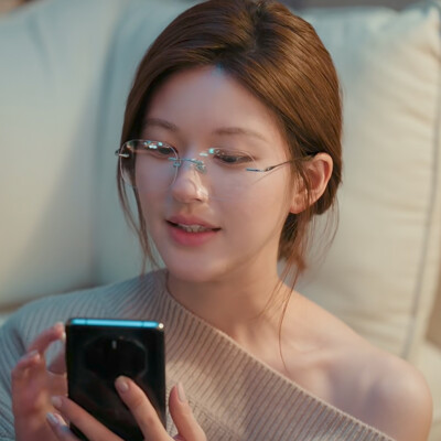 赵露思
许我耀眼