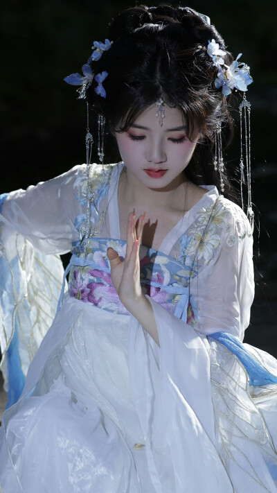 宥拉