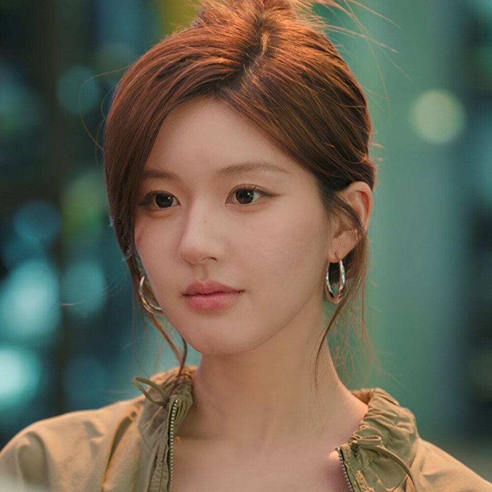 赵露思
许我耀眼