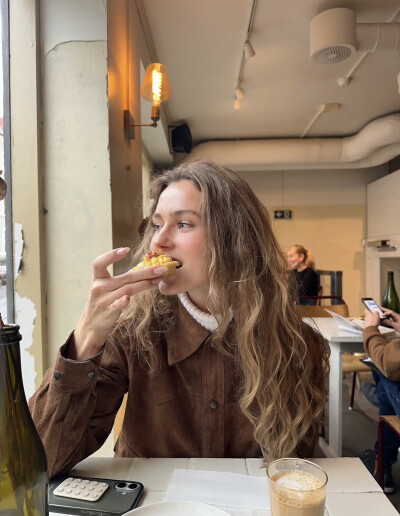 BY爱喝可乐的古娜小姐