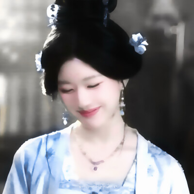 下一站是幸福&·
赵露思